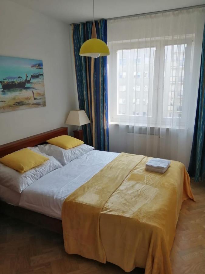 Appartamento Sloneczny Apartament Bluszczanska Varsavia Esterno foto